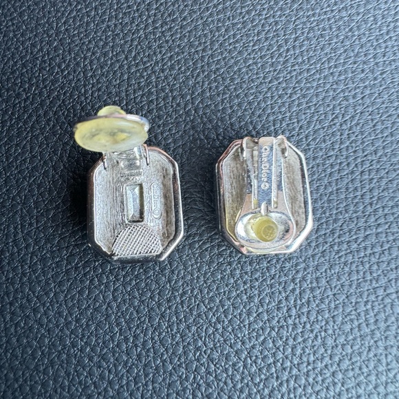 Vintage Christian Dior Aqua Blue crystal clip-on earrings - Picture 9 of 10